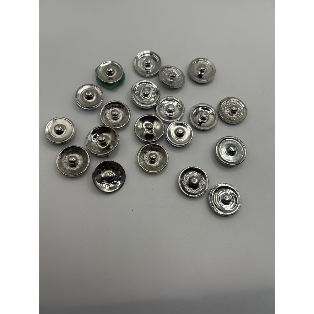 Lot 20 Snap Button Charms Christmas Holiday Mixed Designs Jewelry Craft - Picture 2 of 2